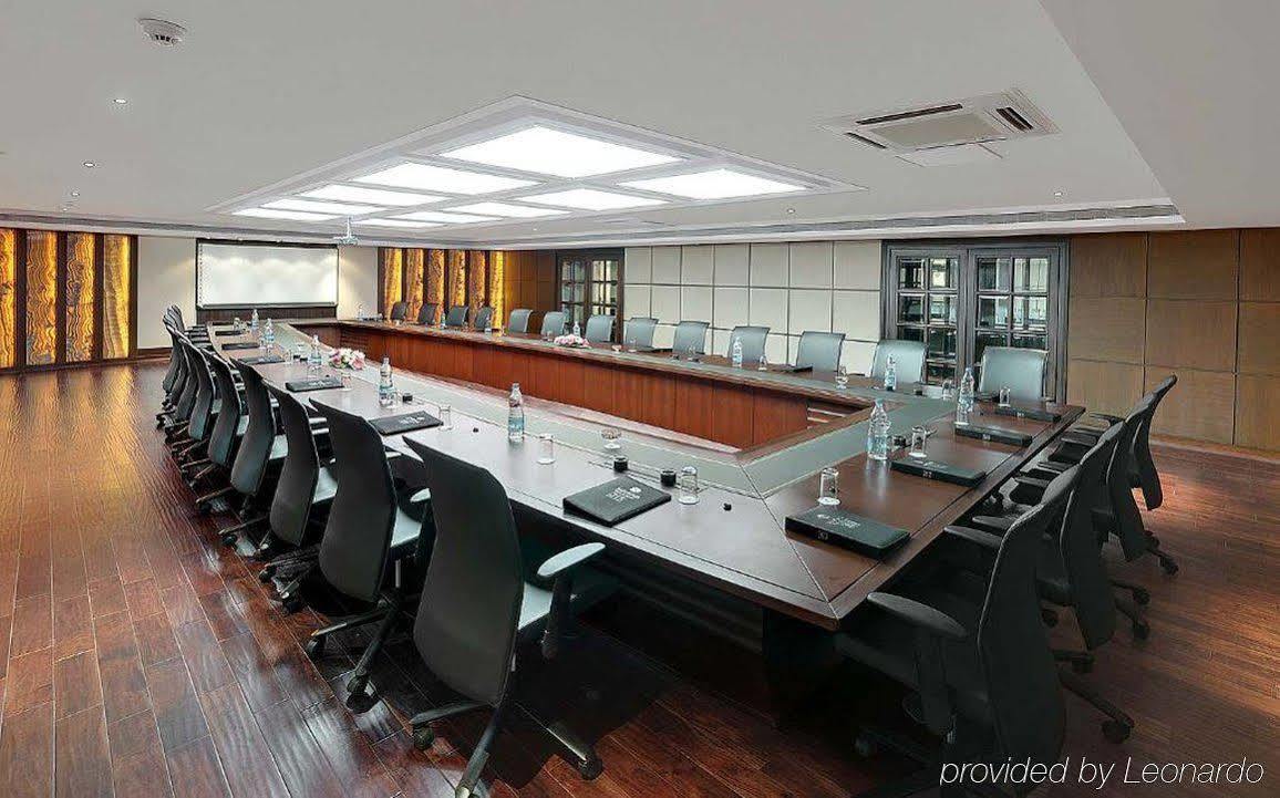 โรงแรม เมย์แฟร์ คอนเวนชั่น บูบันเนสชวาร์ ภายนอก รูปภาพ